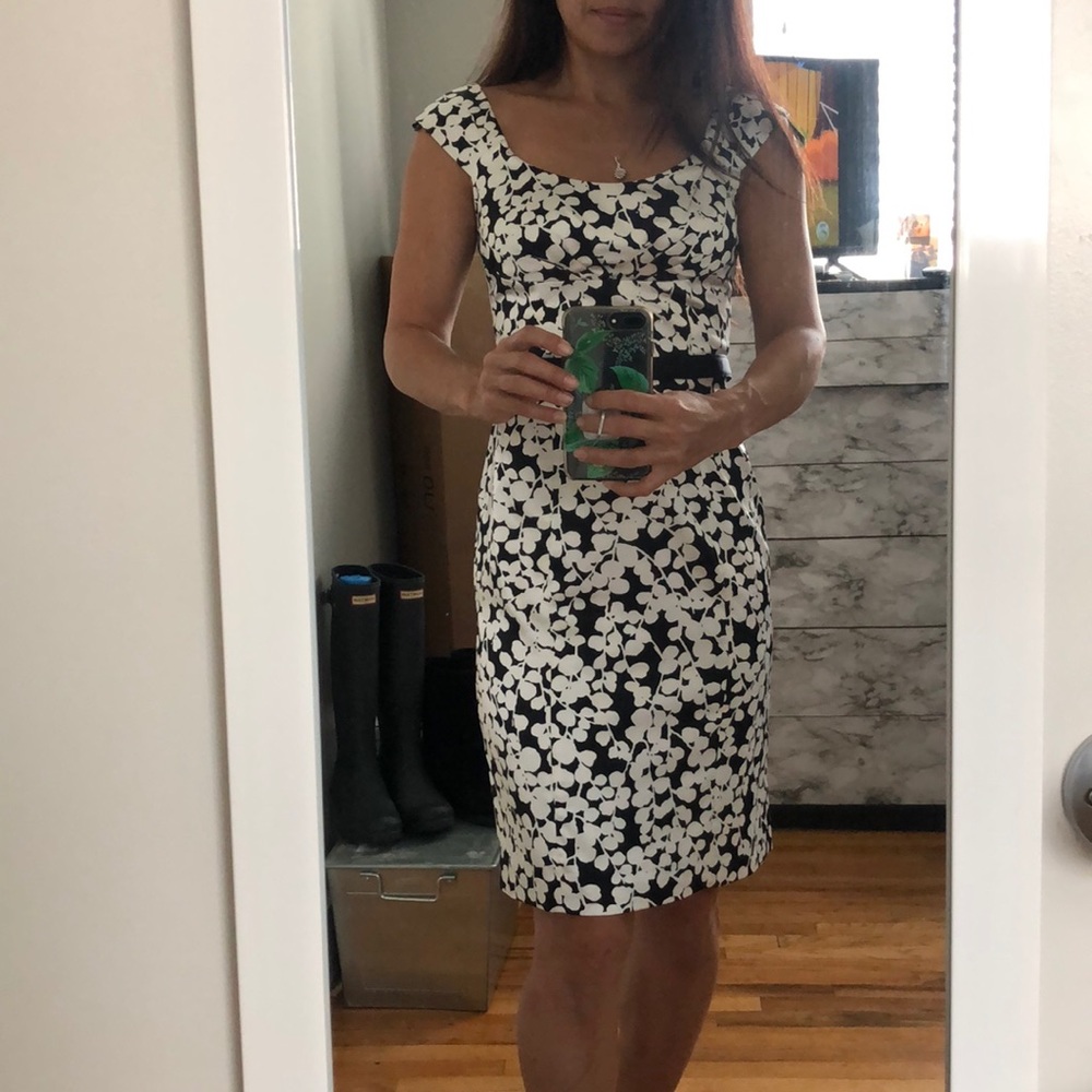 Maggie London belted Dress size 2